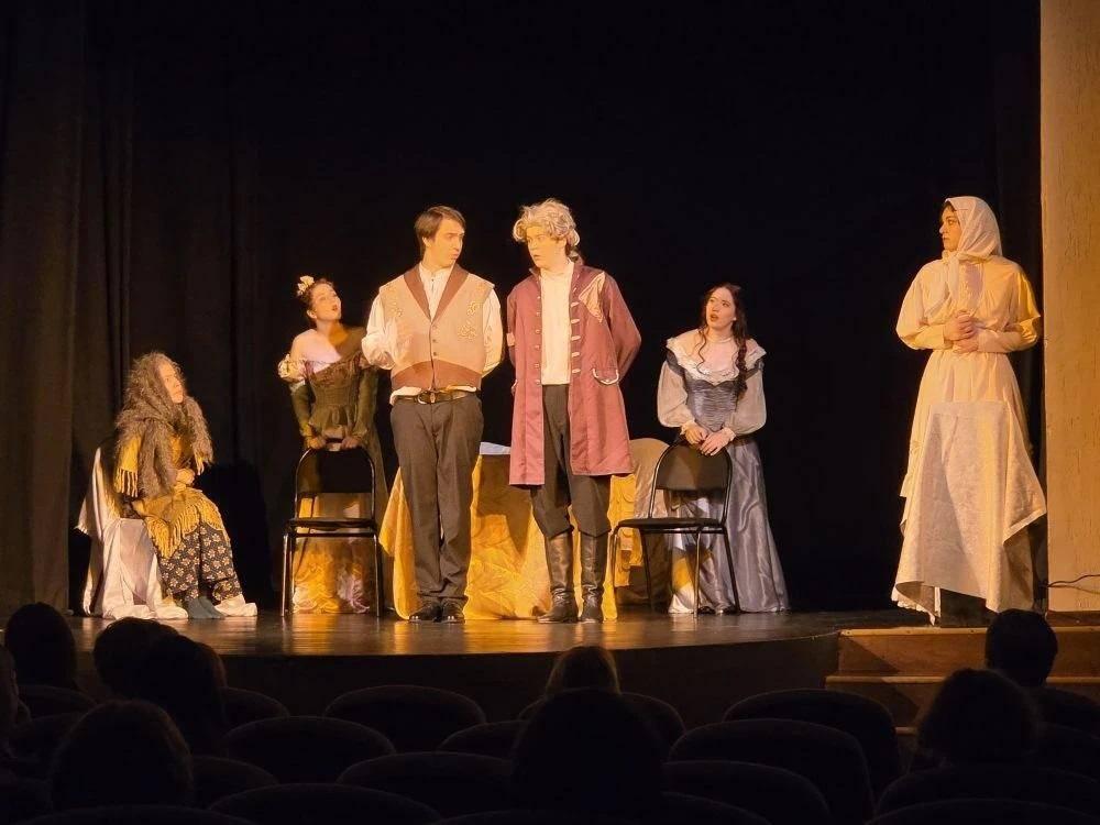 Спектакль «Урок дочкам»