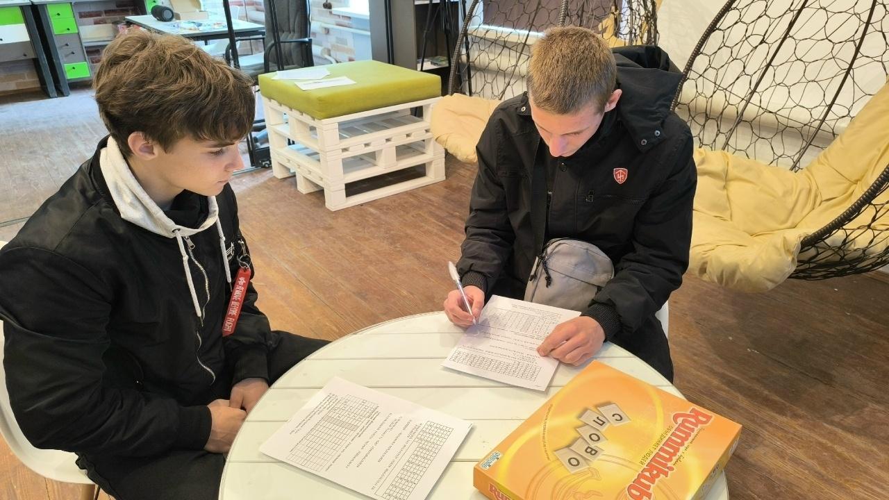Литературно-поэтическая композиция «Изящной лирики перо…»
