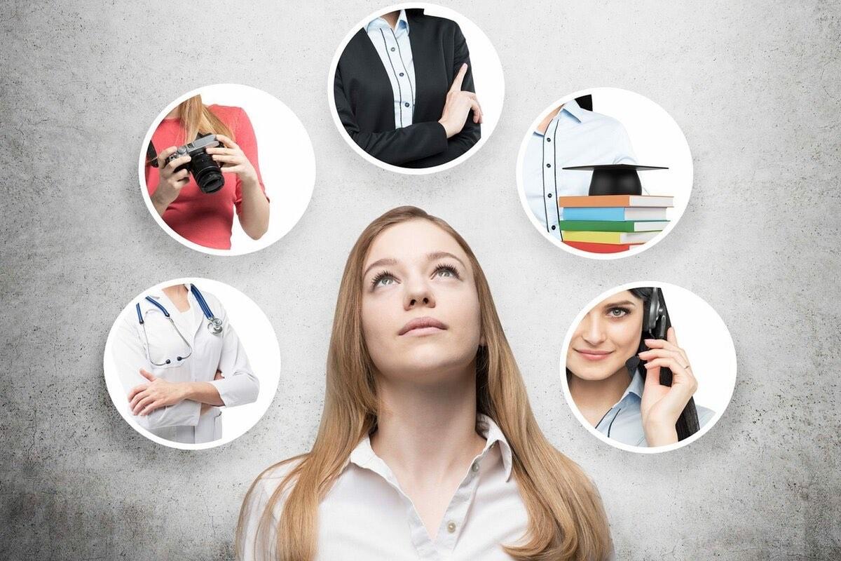 Информационный час «Профессий много–одна твоя »