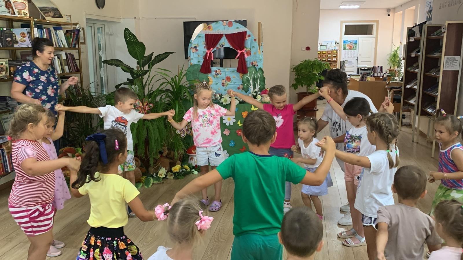 Литературно-познавательная игра «Встреча с любимыми народными персонажами»