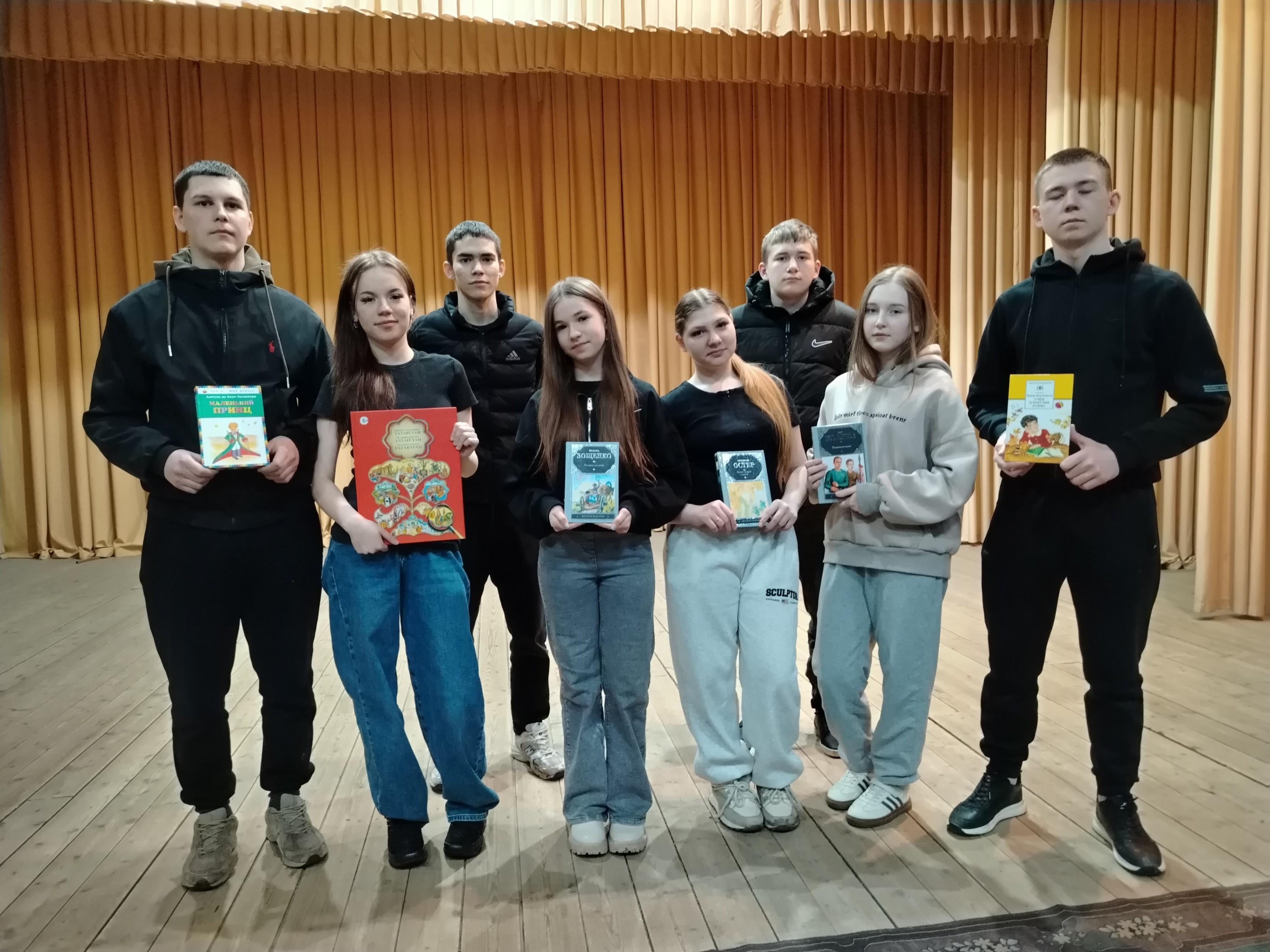 Литературный час «В. П. Некрасов: путешествие в мир поэзии и прозы»