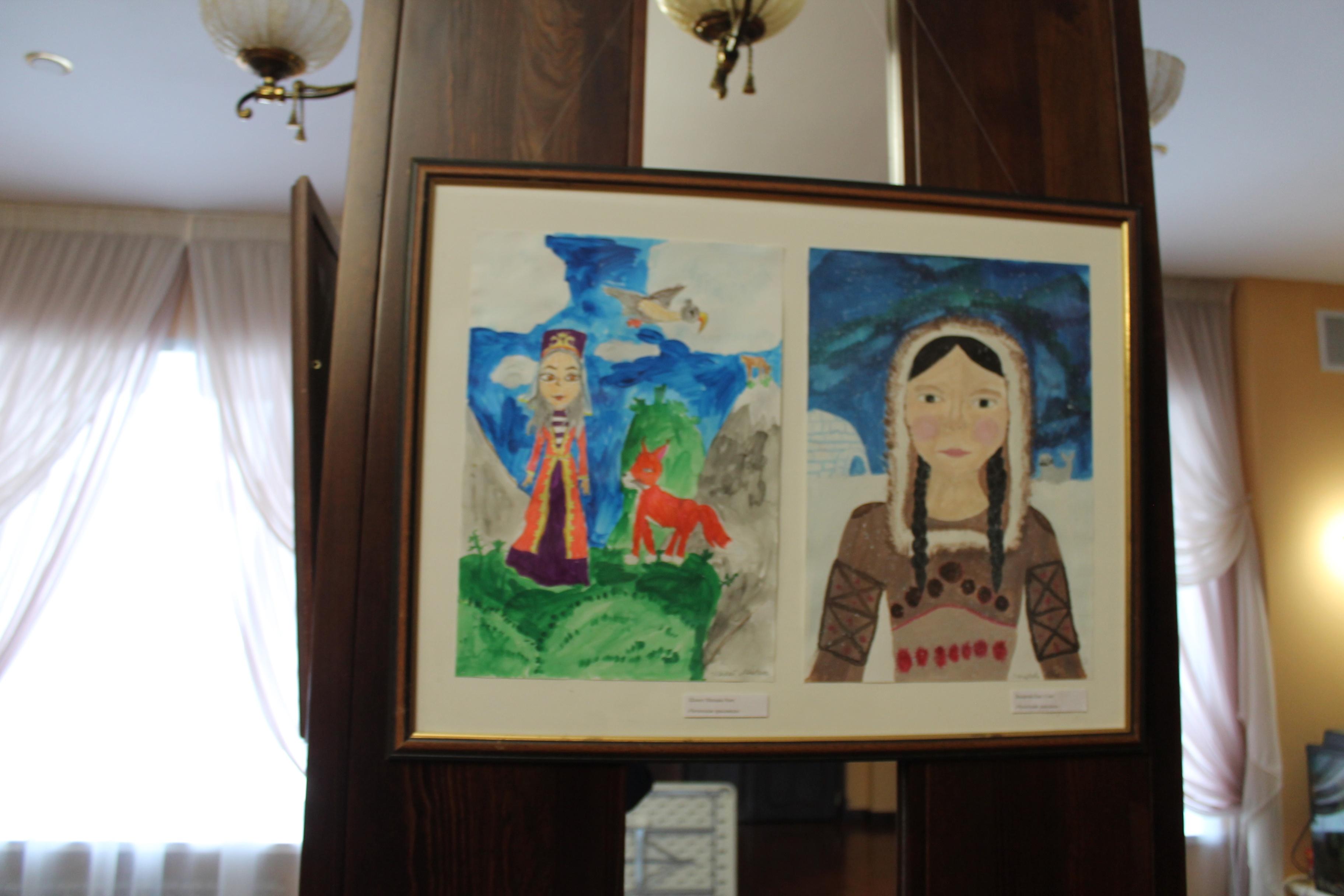 Выставка «Женщины народов России»