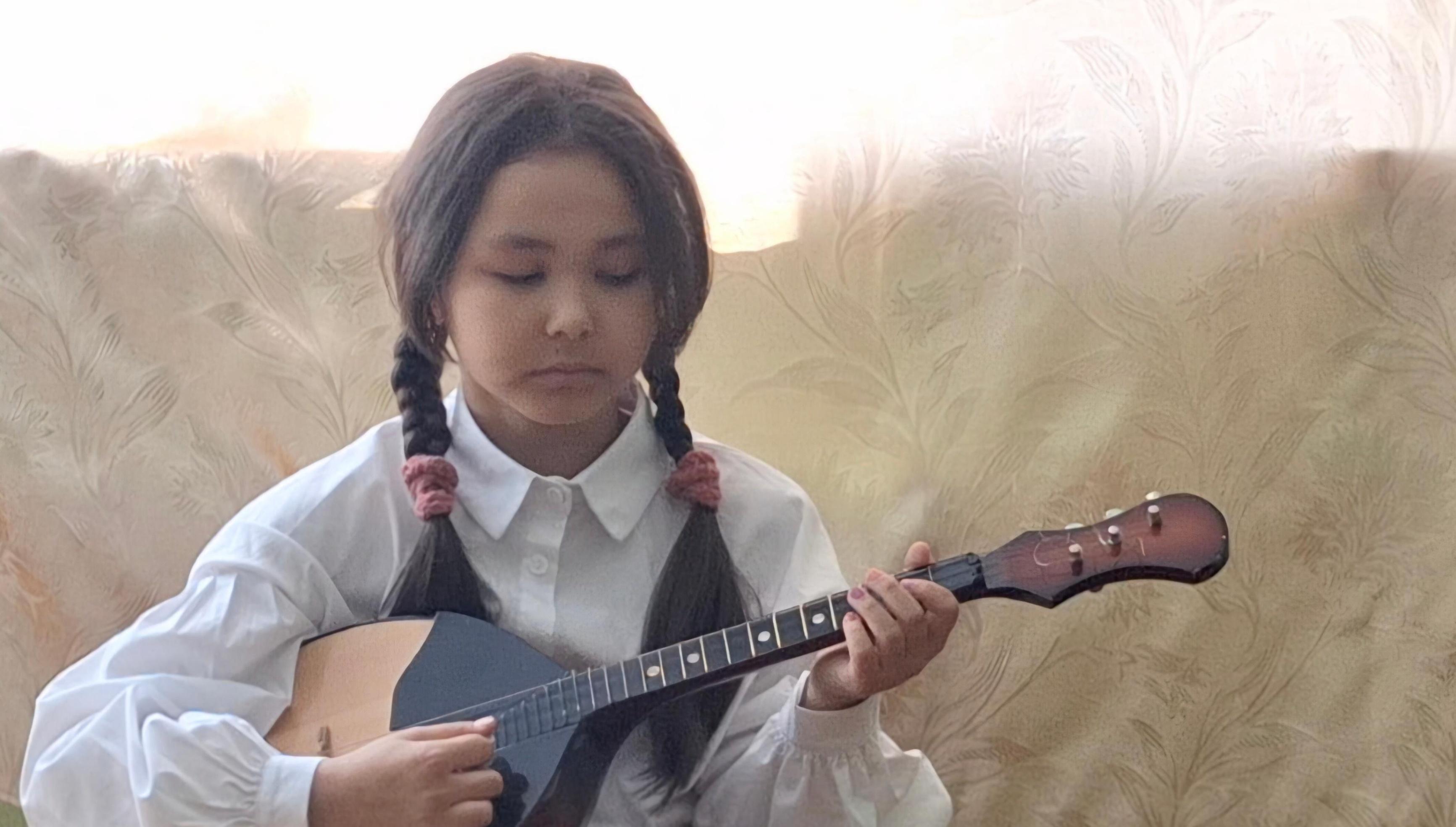 Мастер-класс «Учимся играть на домре»