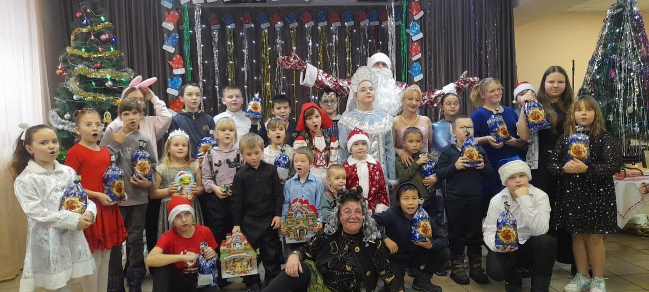 Утренник для детей «Новогодняя тусовка»