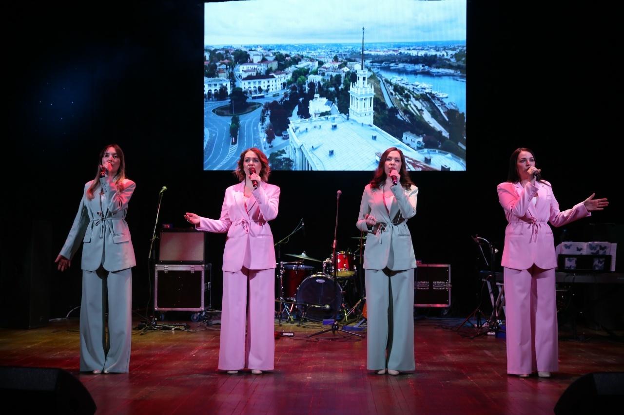 Юбилейный концерт вокального ансамбля «ЮНИС»