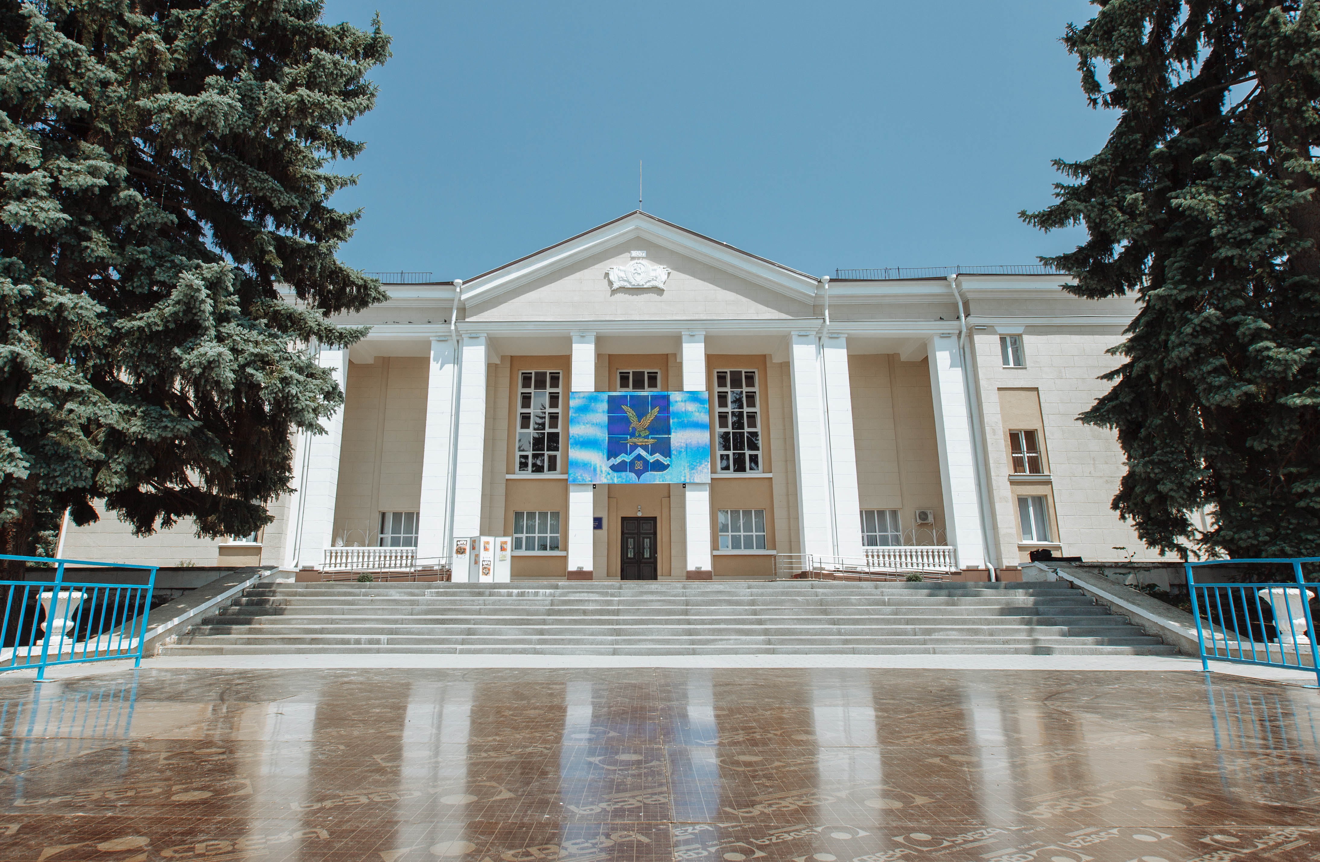 Лермонтов город. ДК Лермонтов Ставропольский край. ДК города Лермонтова. Г. Лермонтов дворец культуры. Сайт ДК Г.Лермонтов.