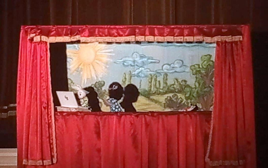 Кукольный спектакль «Опасные сети»