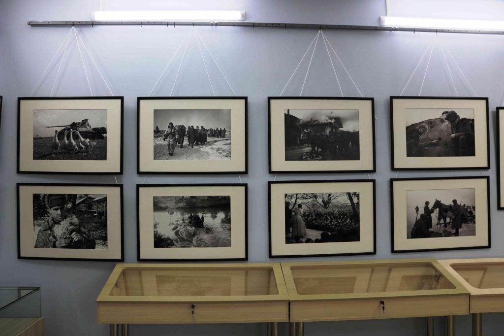 Фотовыставка «Дорогами поколений»