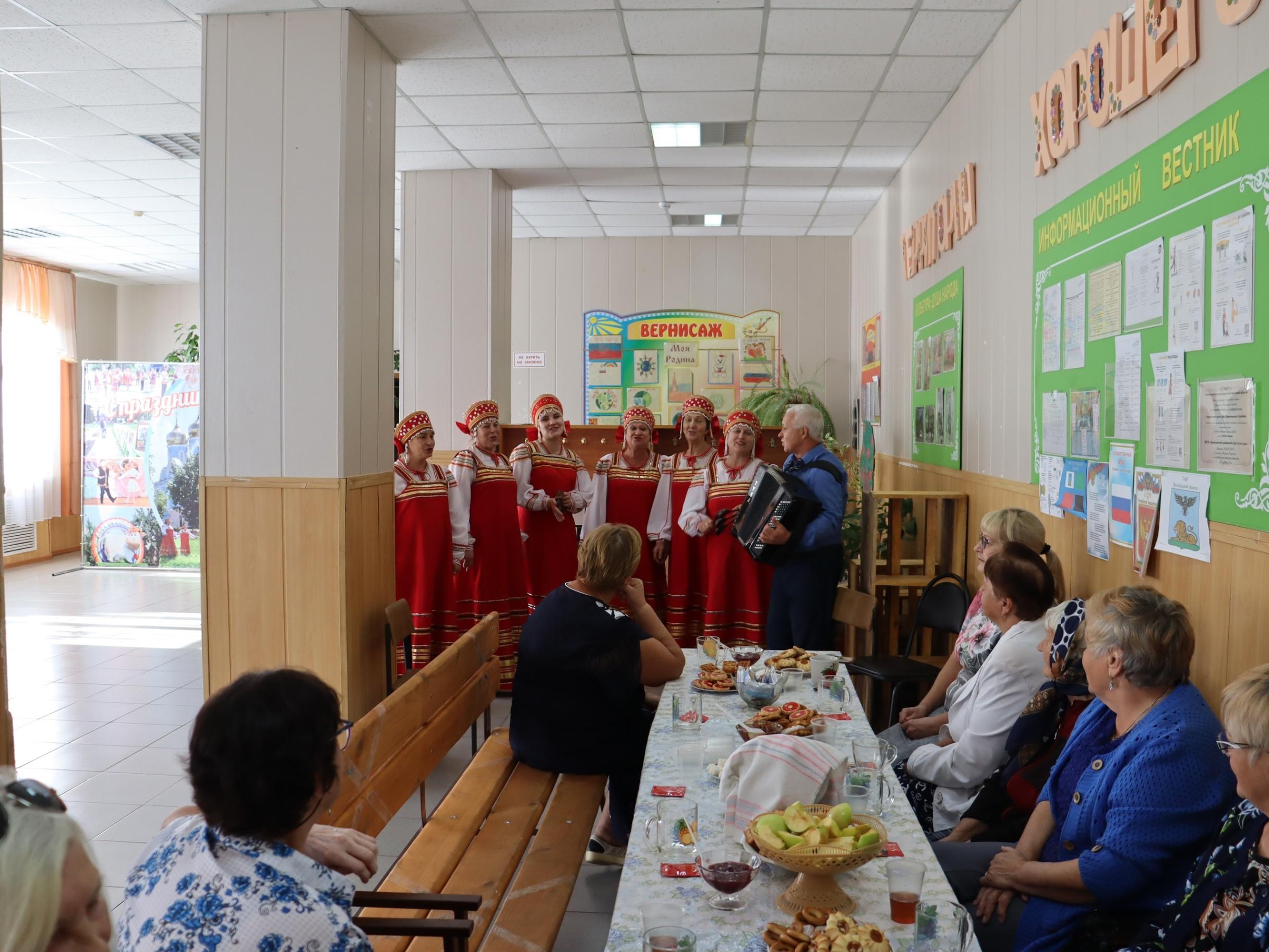 Праздничный огонек «Золотые сердца»