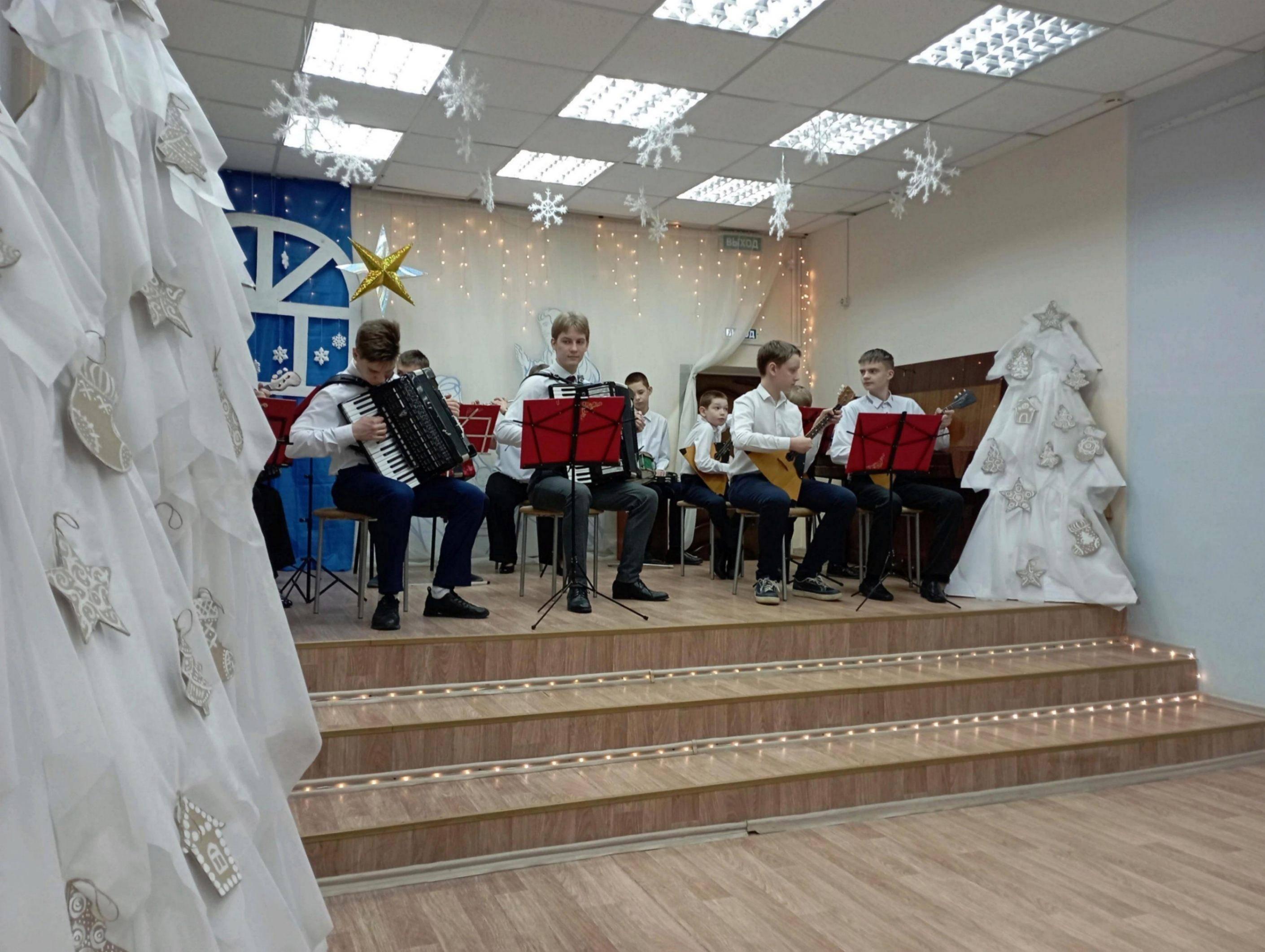 Концертная программа «Новогдний переполох»