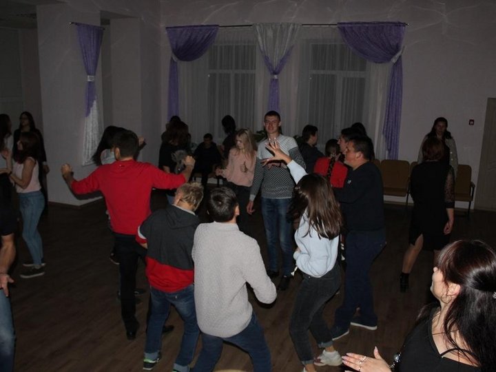 Танцевальный вечер для молодежи