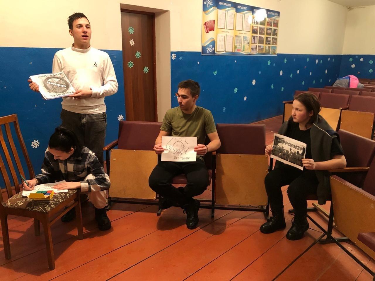 Выставка листовок «Как не стать жертвой преступления».