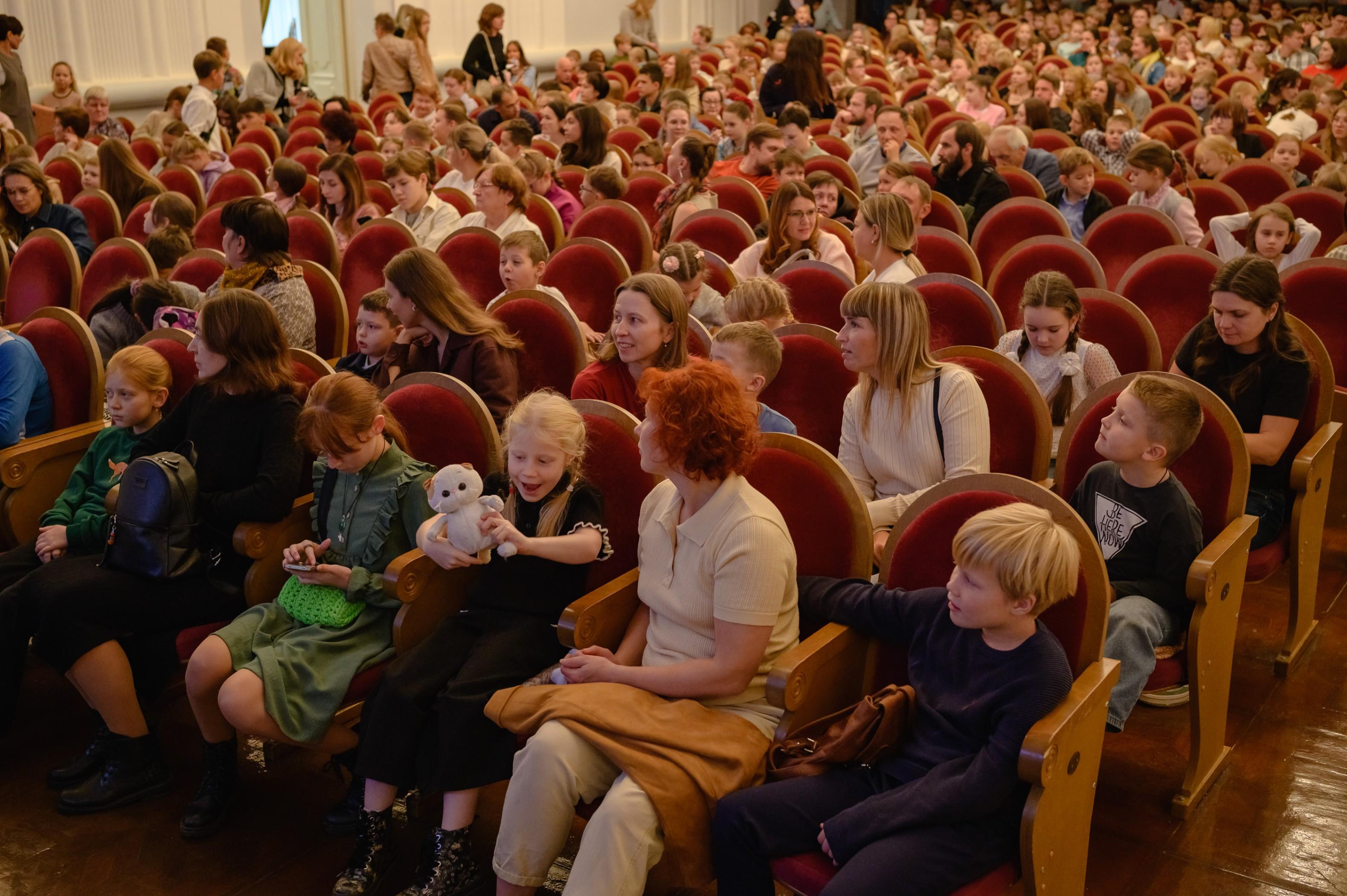 Спектакль «Крылатые качели»