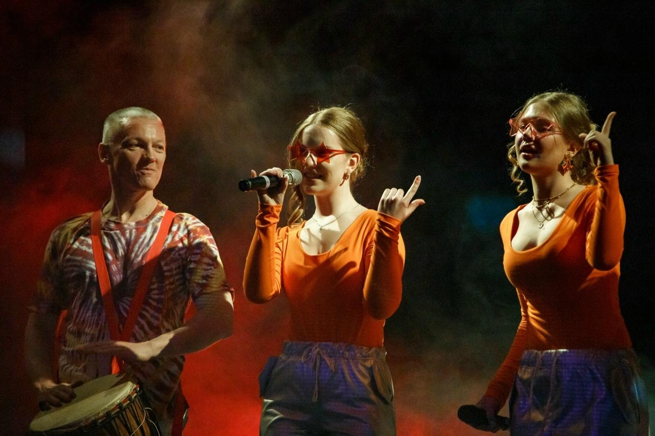 Концерт вокальной студии «Старт» и студии игры на ударных «НабарабаН»