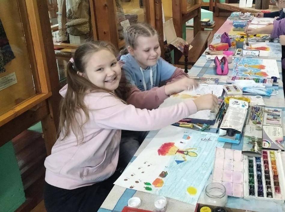 Занятия в изостудии «Важская палитра»