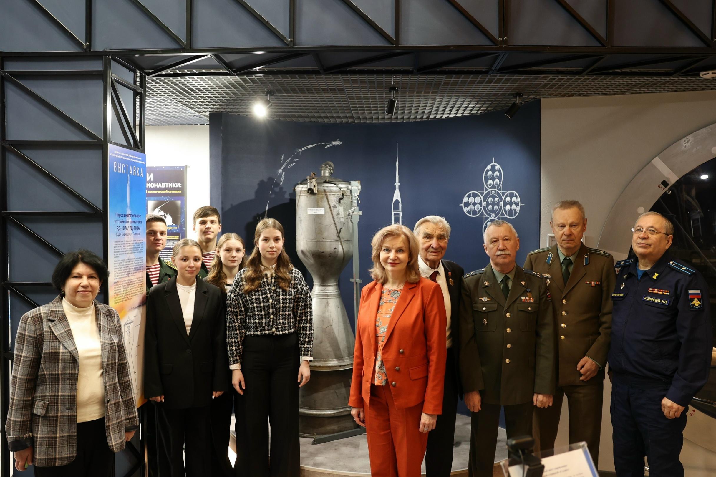 Выставка одного экспоната «Спичка» для ракеты»