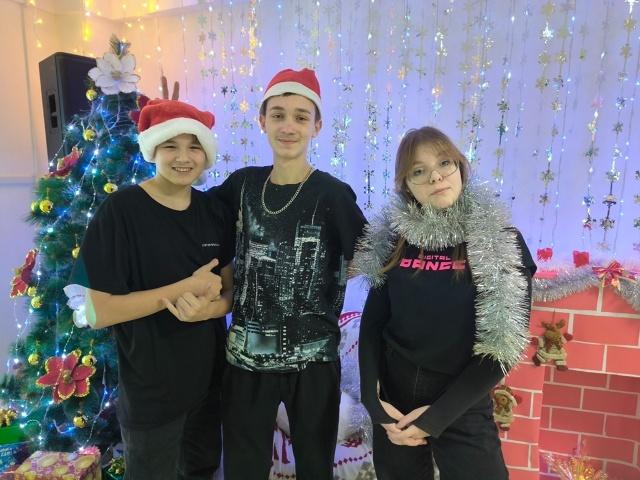 Итоговая вечеринка года «Мандариновая битва»