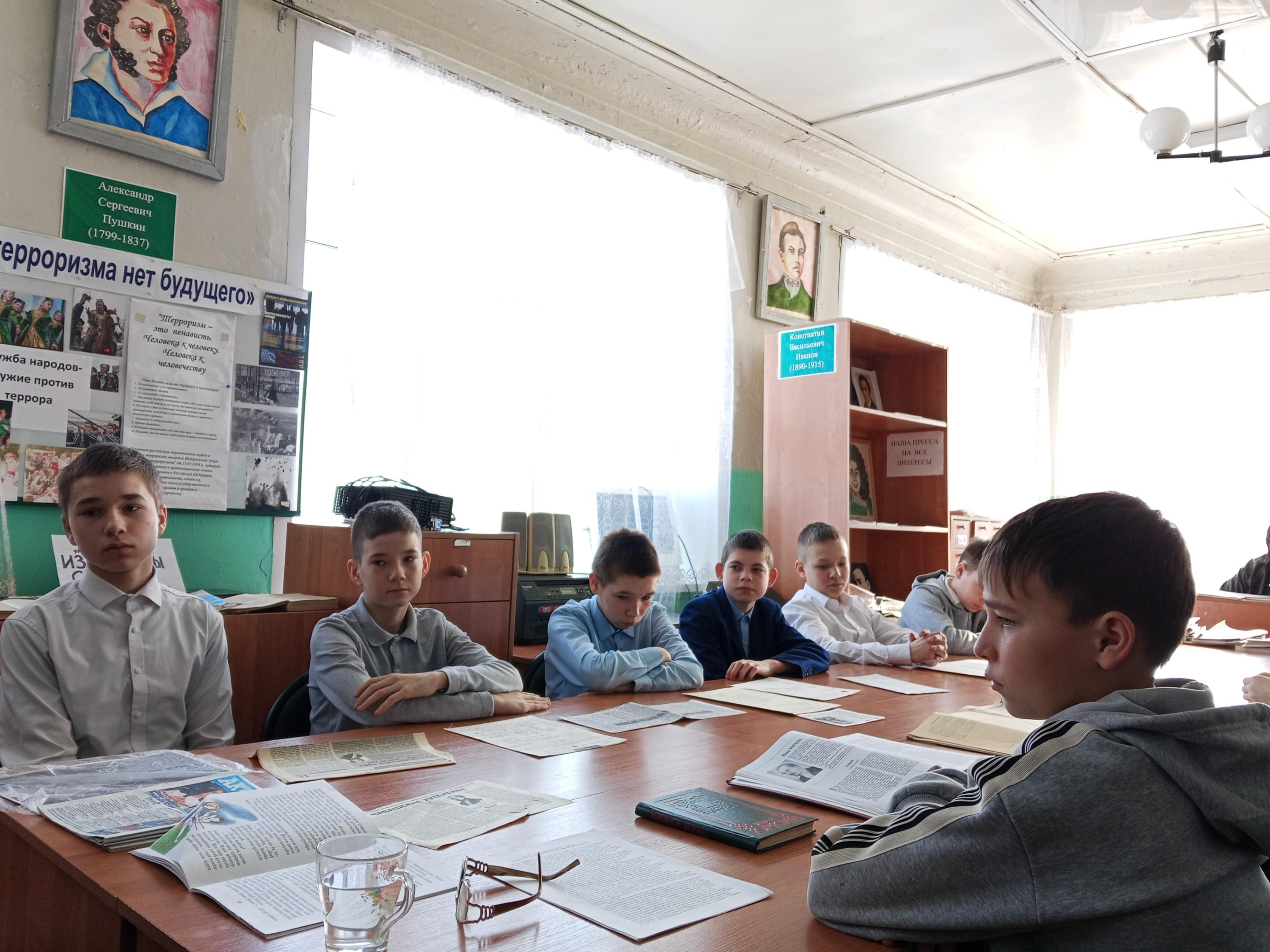 Литературный час «Певец дружбы народов»