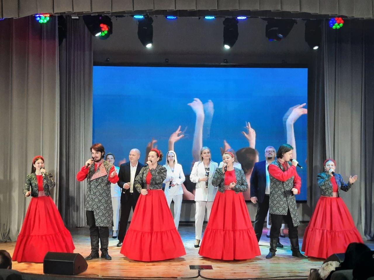 Концертная программа «Три цвета родины»