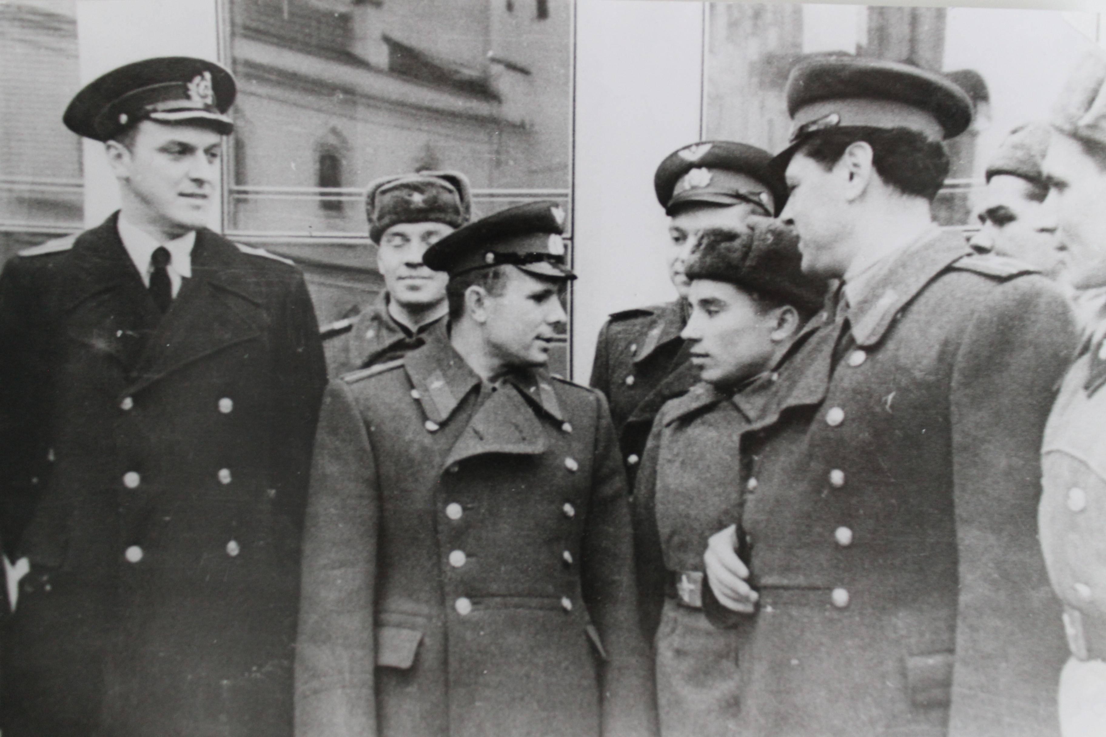 Экскурсия по выставке «Взгляд за пределы Земли»