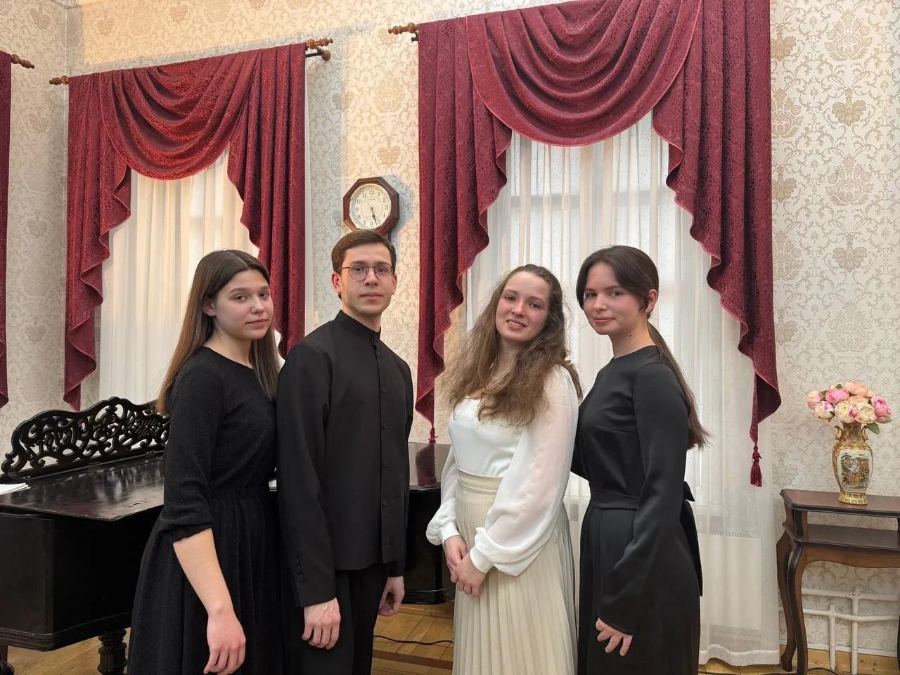 ДИАЛОГ НА КЛАВИШАХ