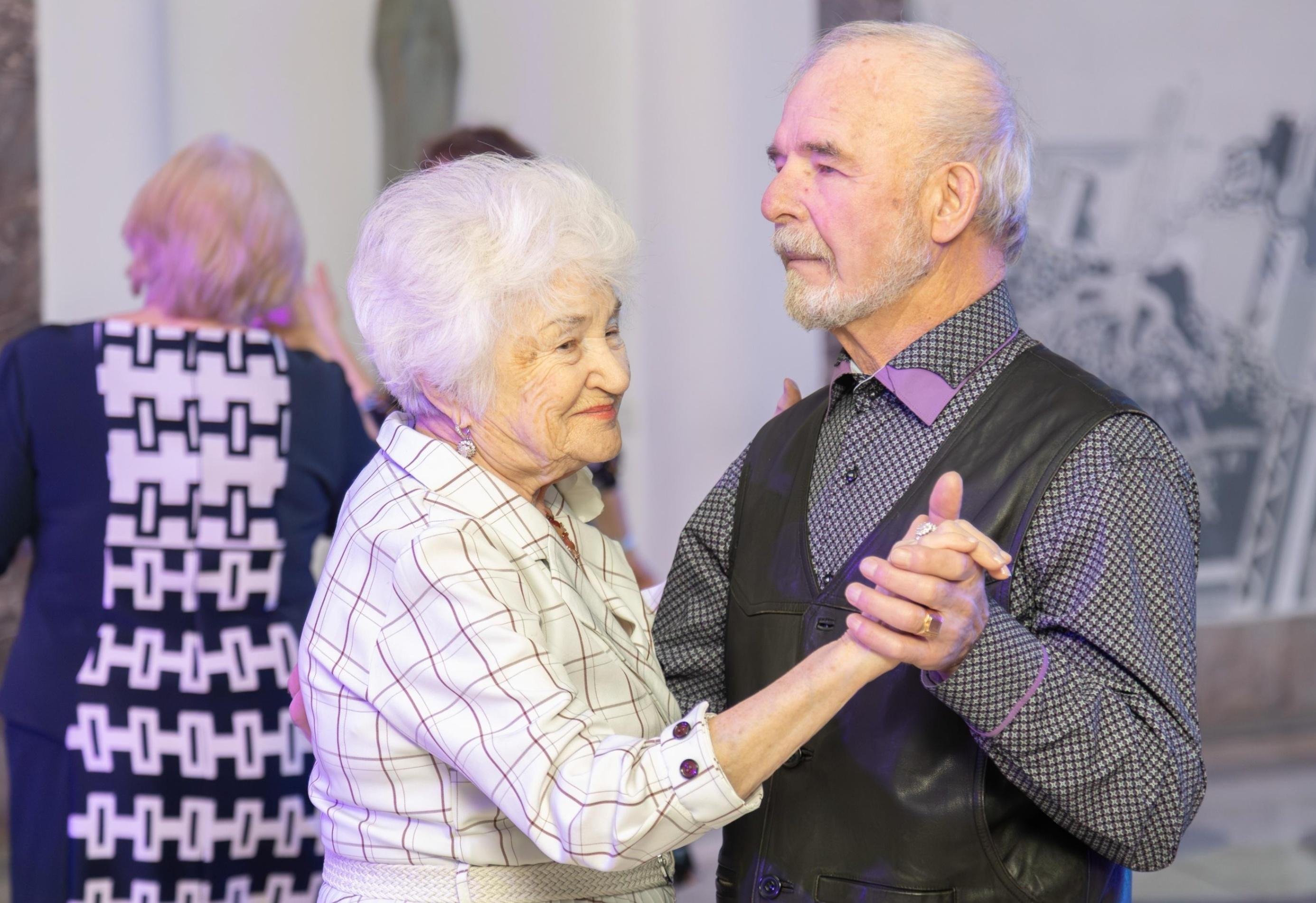 Танцевальный вечер «Старая пластинка»