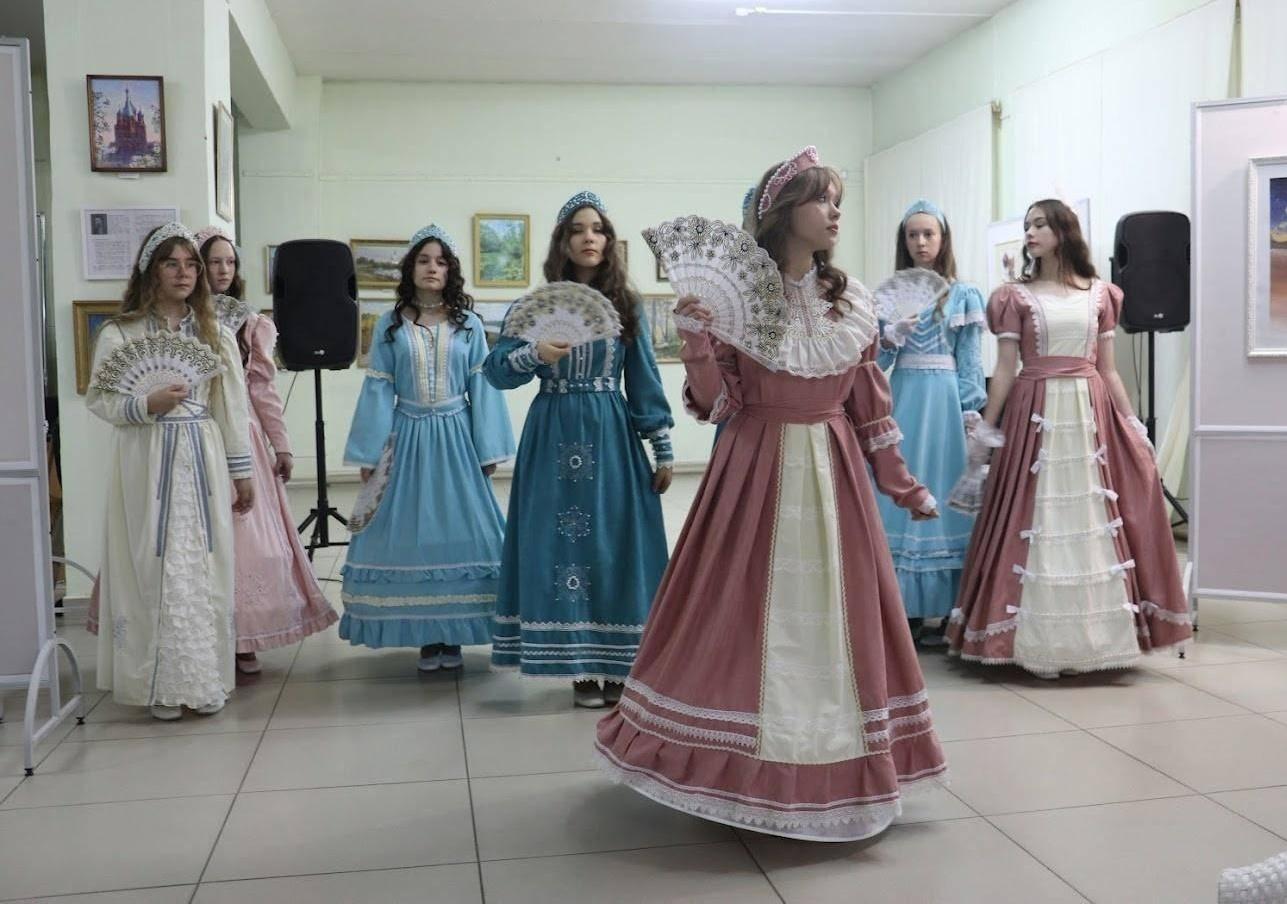Занятия в творческой мастерской «Искусство без границ»