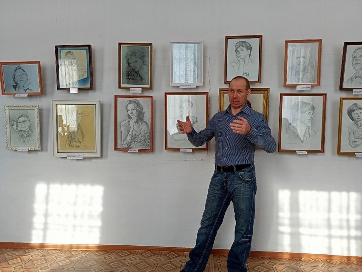 Авторская выставка Андрея Янковского «Рисунок в портрете»
