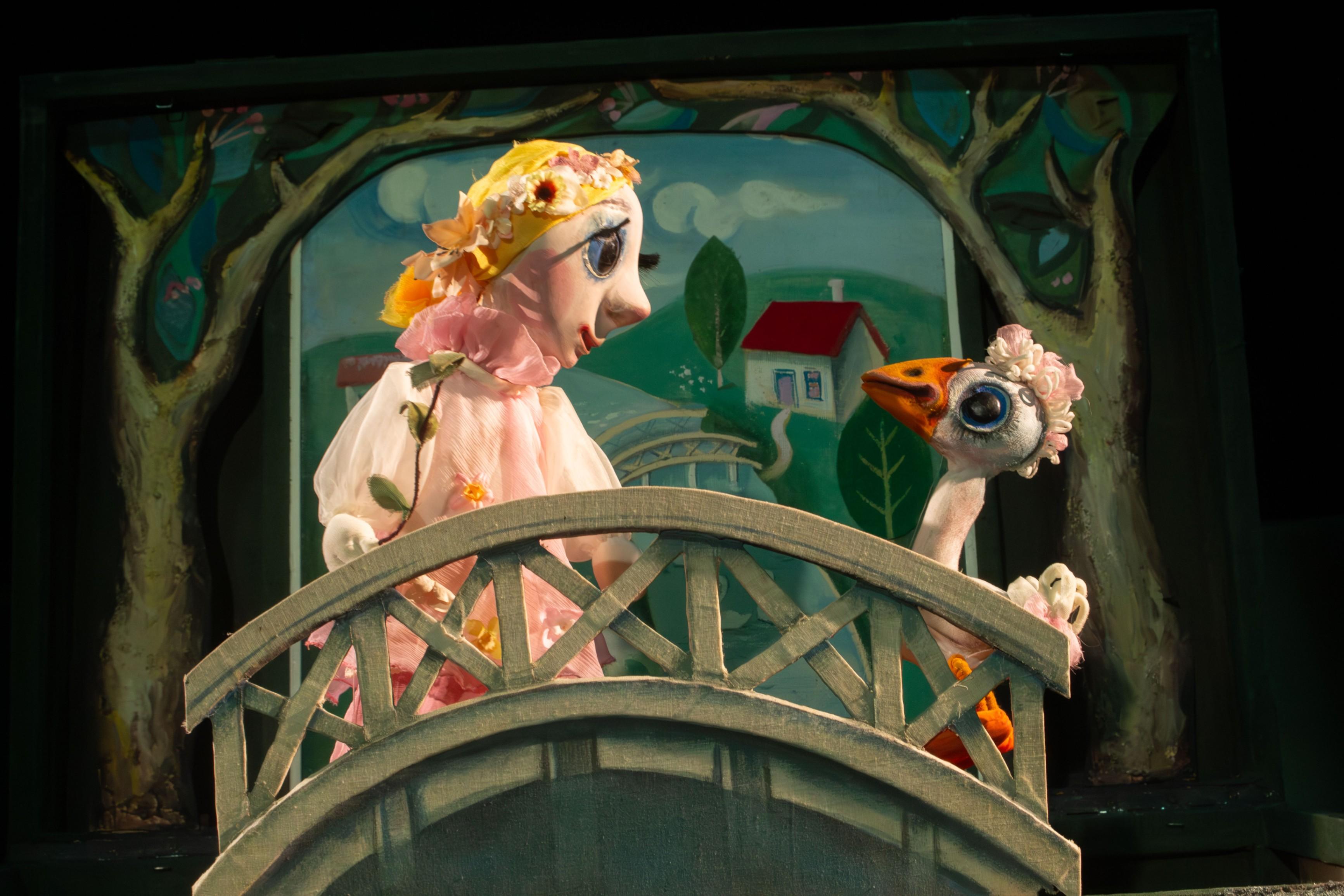 Спектакль «Гусенок»