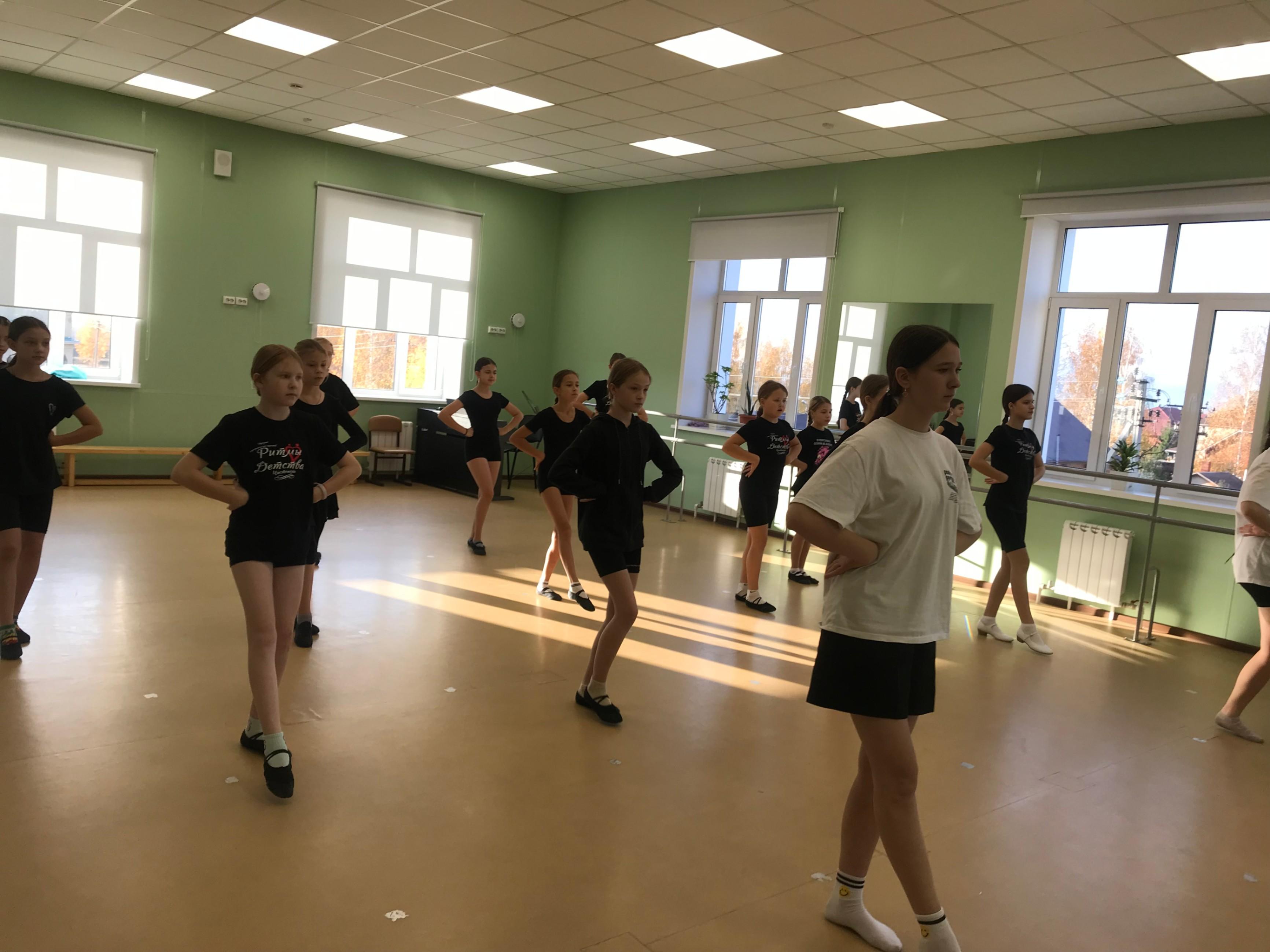 Мастер-класс по обучению танцу «Катюша»