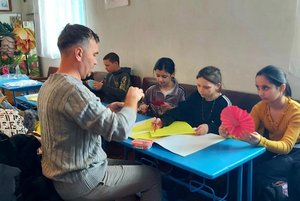 Мастер-класс «Цветы из цветной бумаги»