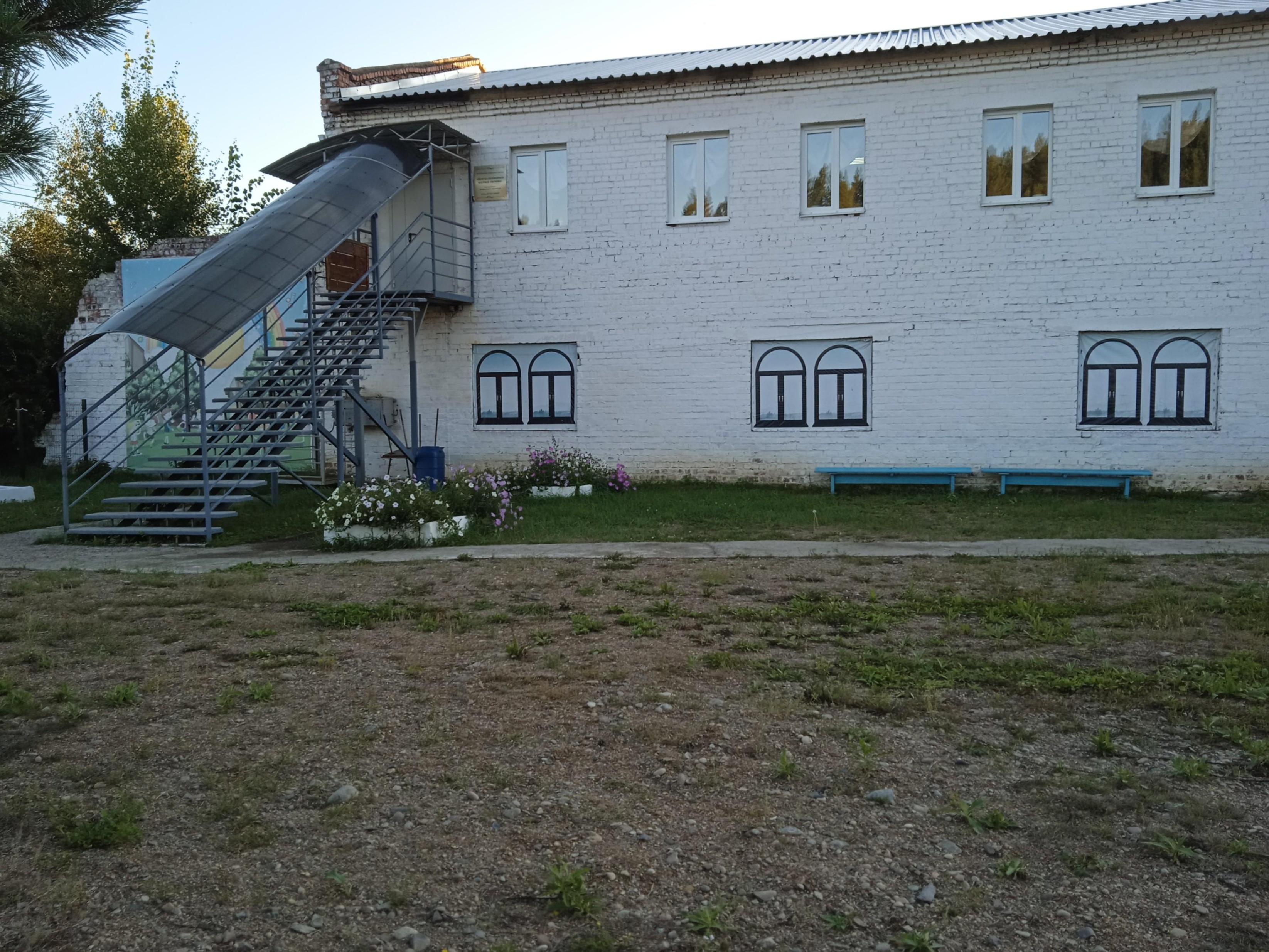 Клуб деревни Зорино-Быково