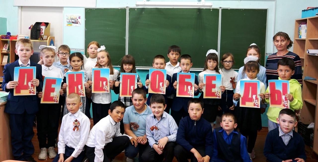 Познавательный час «Победа ковалась в тылу»