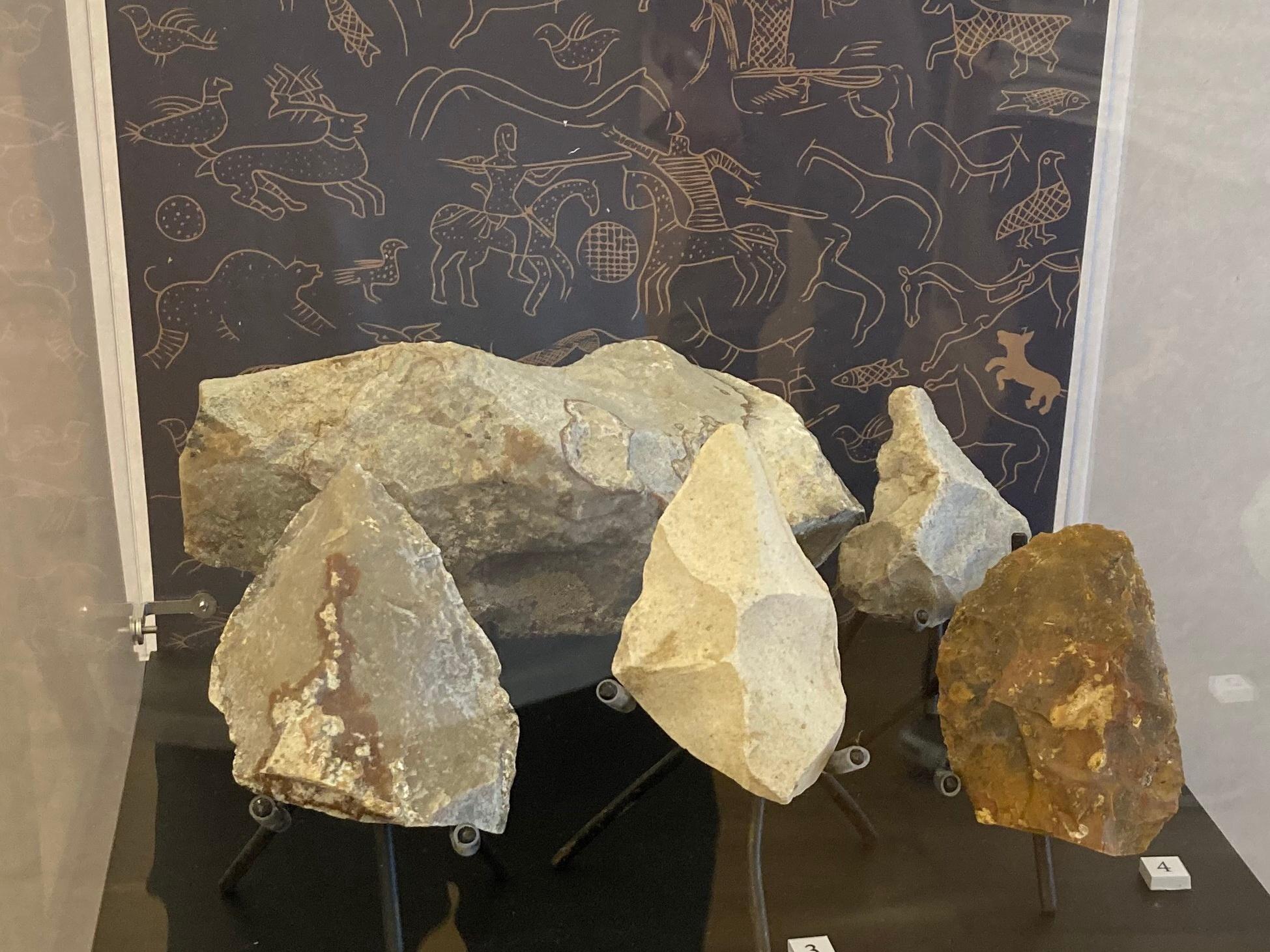 Лекция «Неутилитарные следы на каменных орудиях Дивногорья»