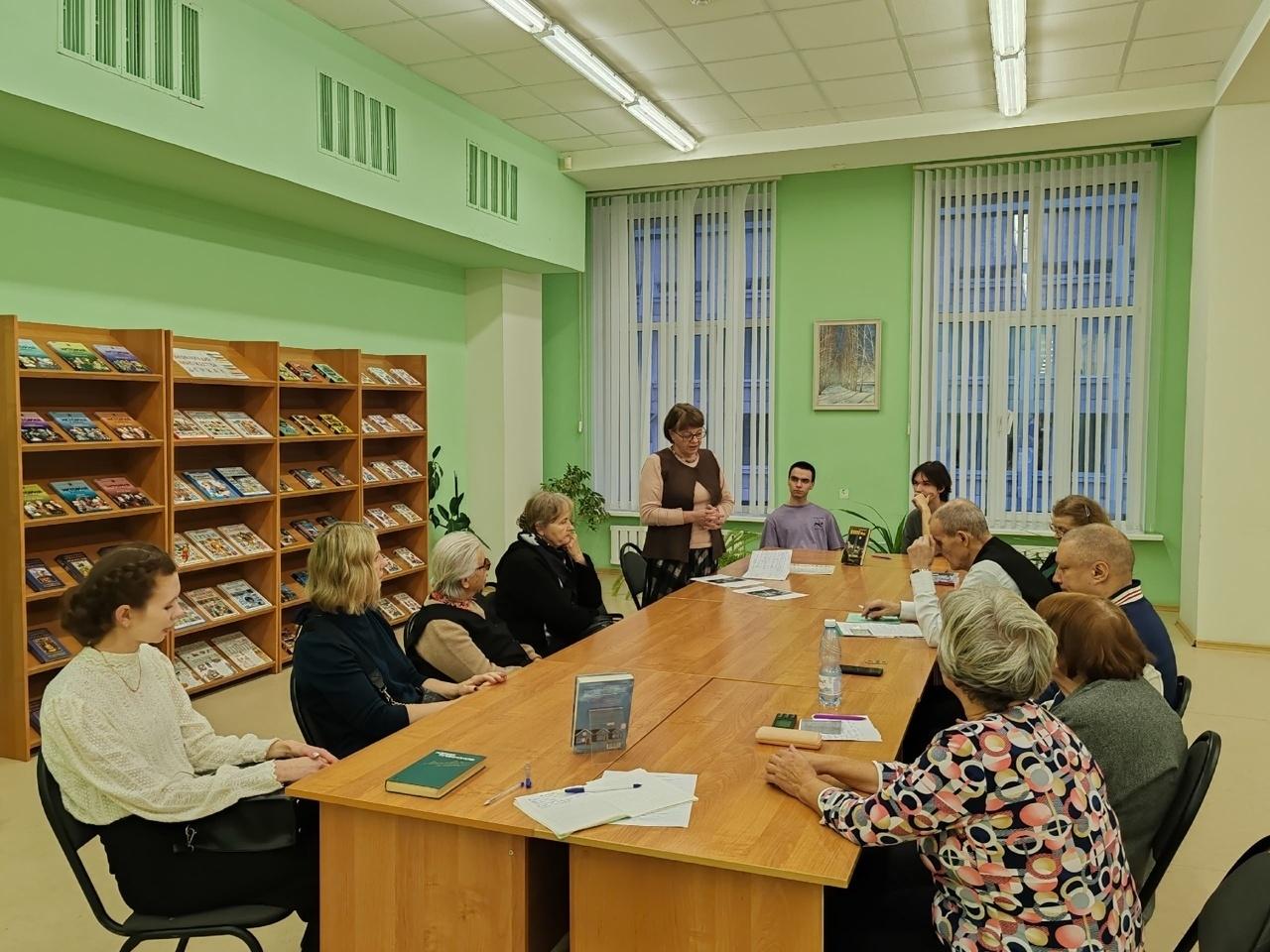 «Литературные четверги» в апреле!