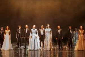 Концертная программа «Звезды театра сияют для вас»