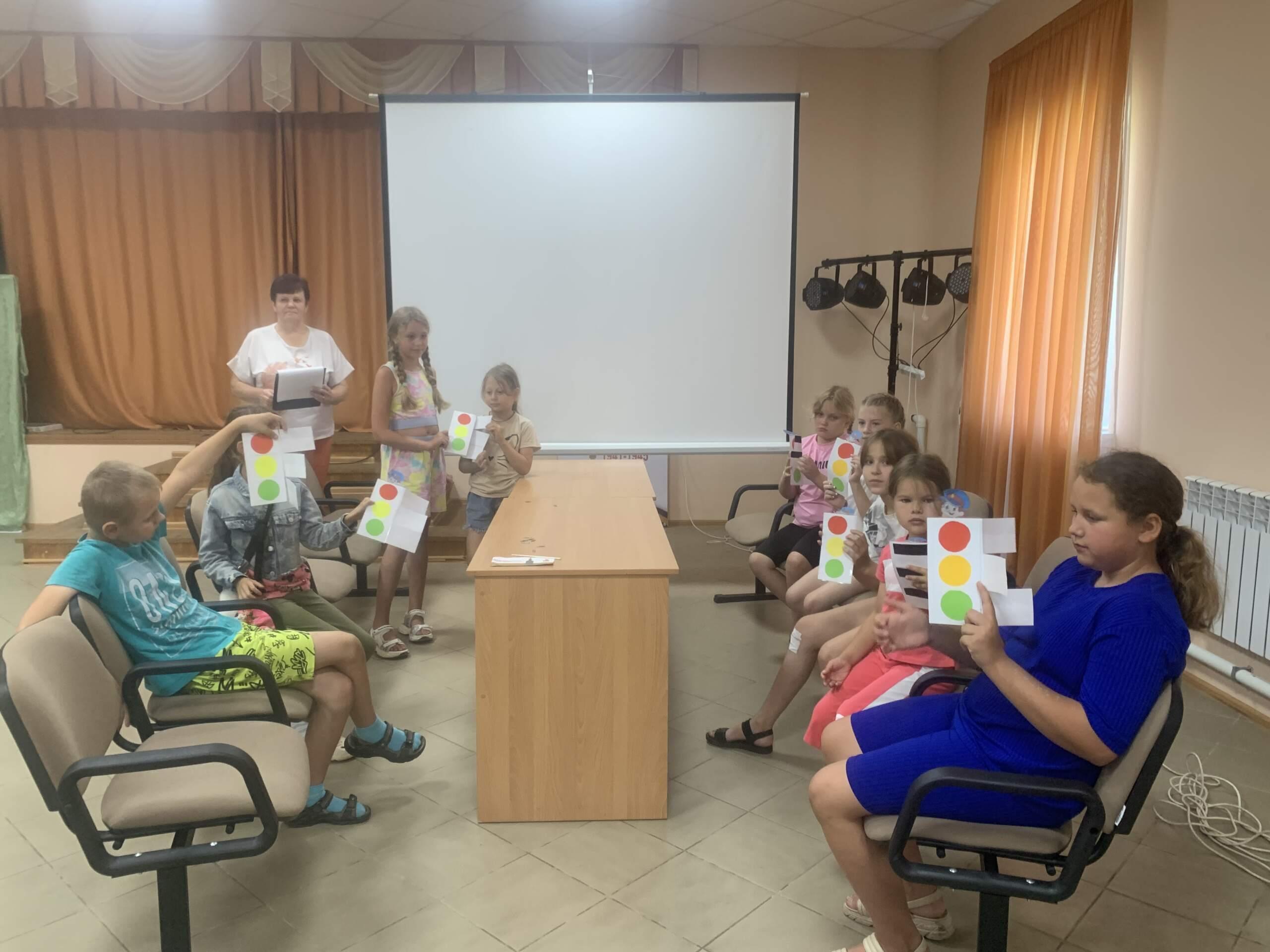 Познавательно-игровая программа «Светофор – лучший друг»