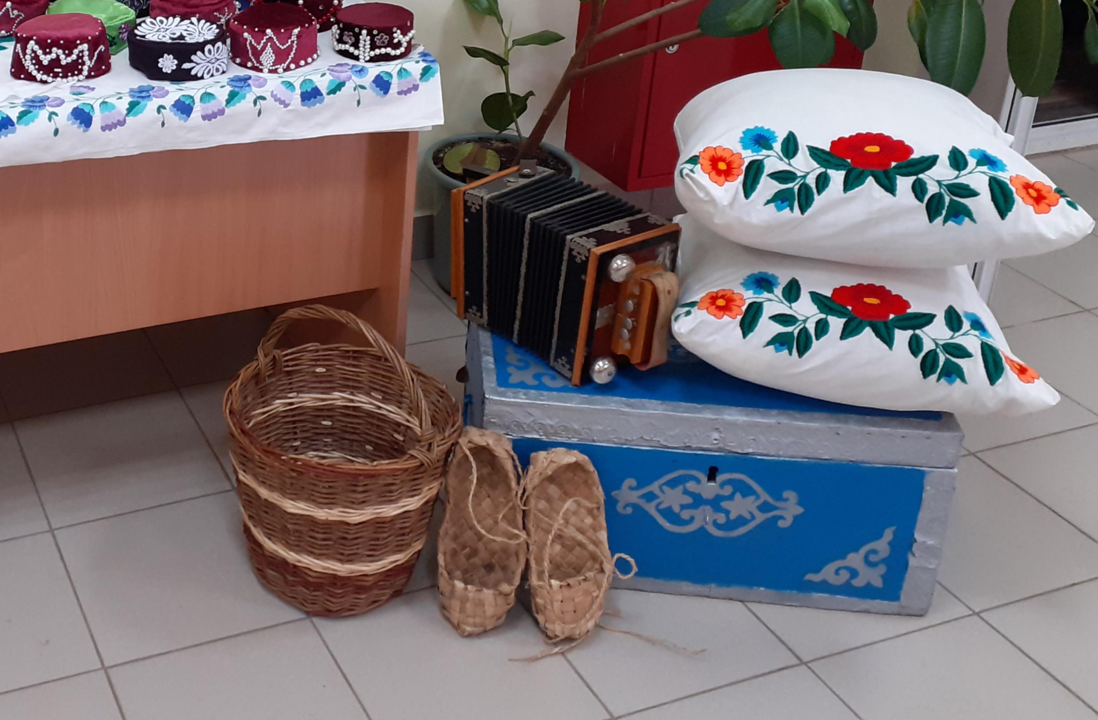 Познавательная программа «Секреты бабушкиного сундука»