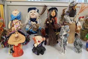 Выставка-коллекция «Знакомьтесь – Бабки-Ёжки!»