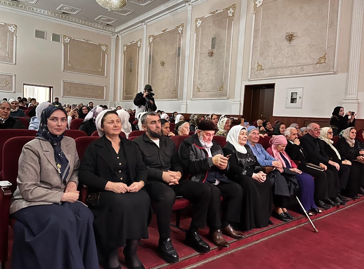 Отчетный концерт художественной самодеятельности СДК перед населением.