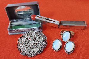 Выставка «Истории из комода»