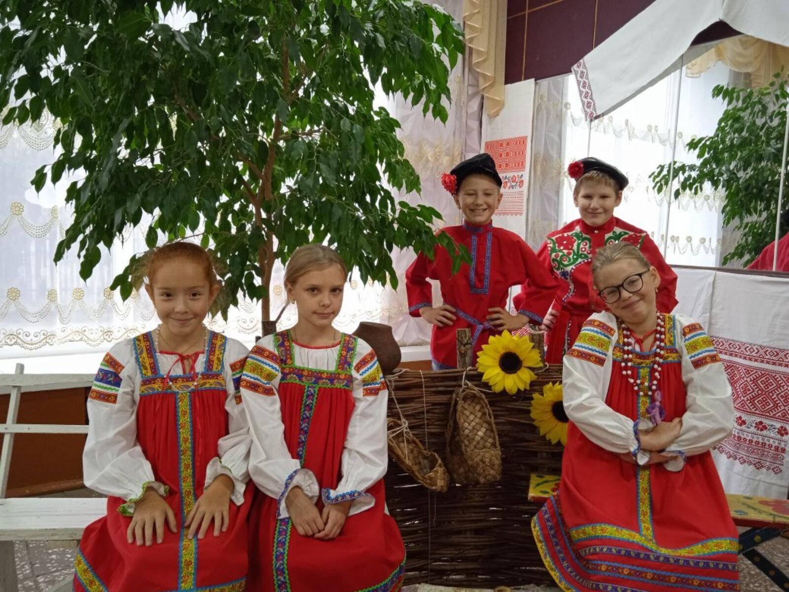 Праздничная программа «Народные посиделки»