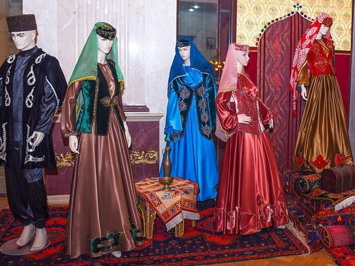Национальный азербайджанский костюм женский и мужской костюм