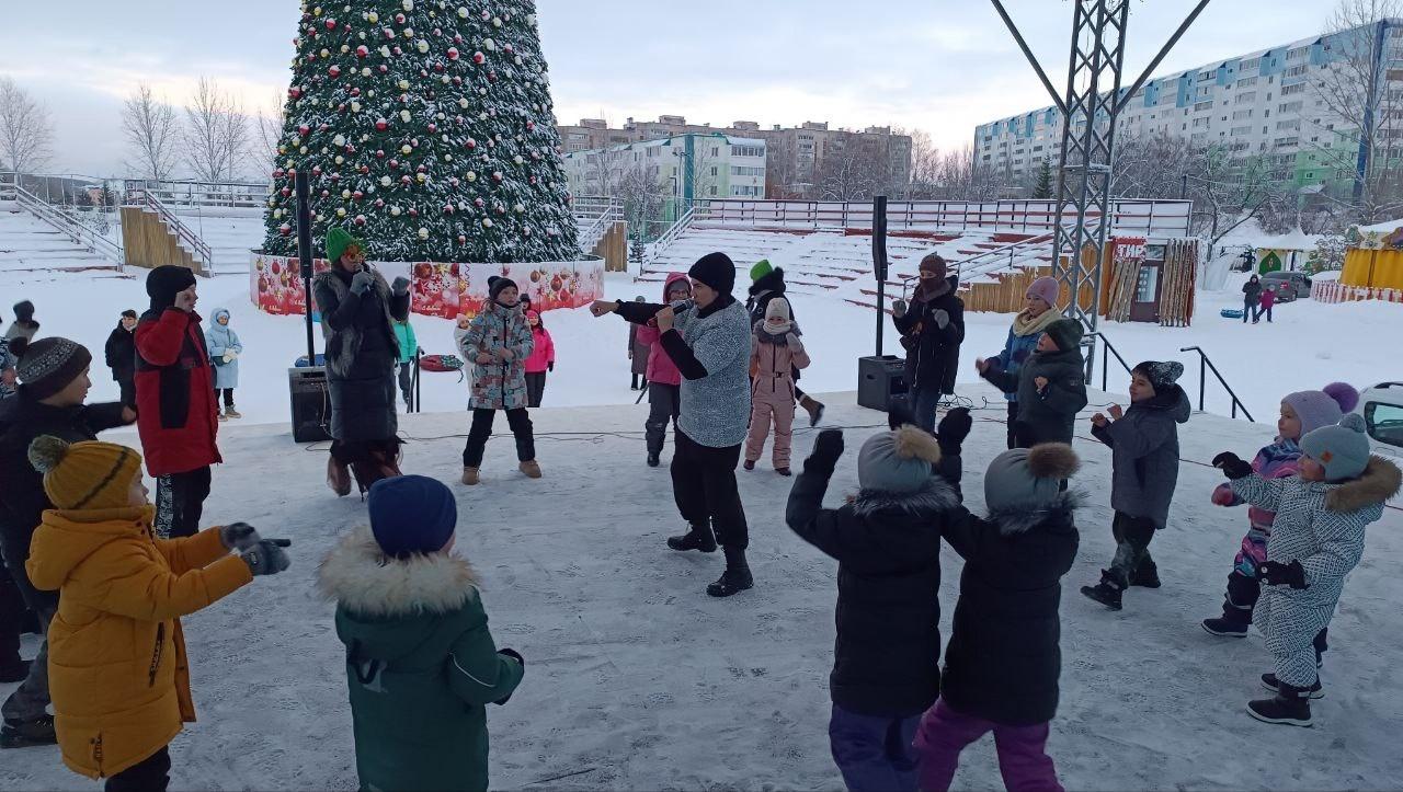 Детская игровая программа «Как у елки Новый год»