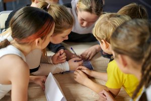 «Страна чудес и законов: путешествие в мир Конституции!»