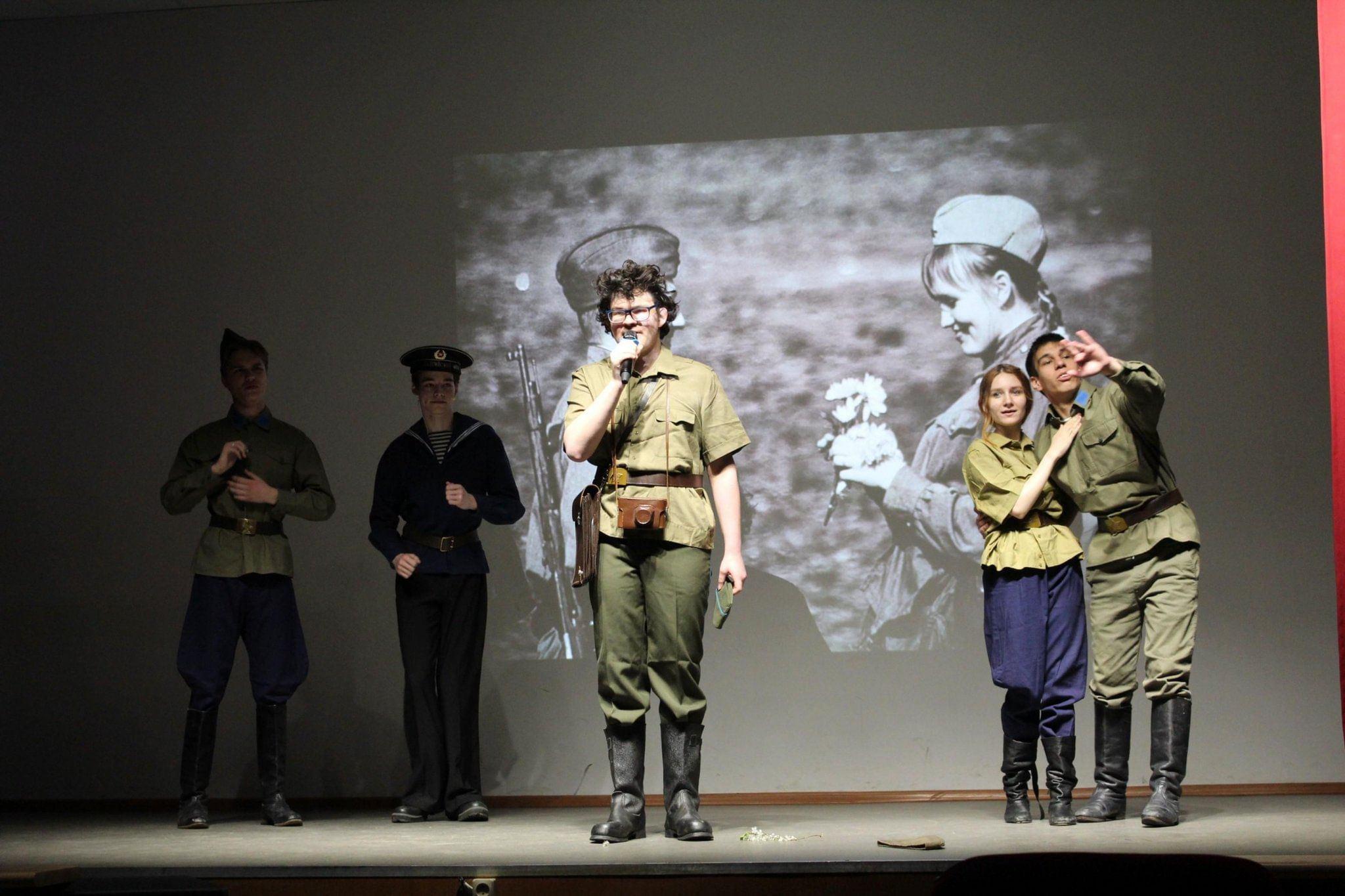 Литературно-музыкальная гостиная «Снова к прошлому взглядом приблизимся»