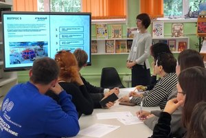 Познавательный экскурс «Новогодняя открытка – свидетель истории России»