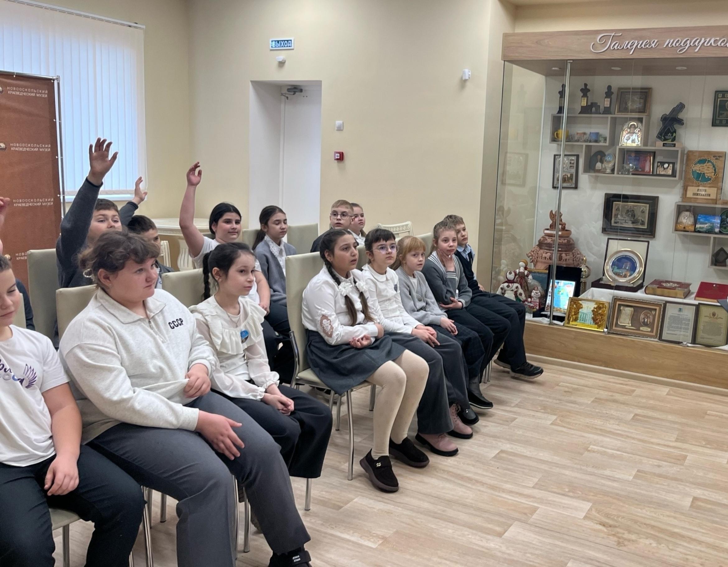 Литературная гостиная «Мы славим наш родной язык»