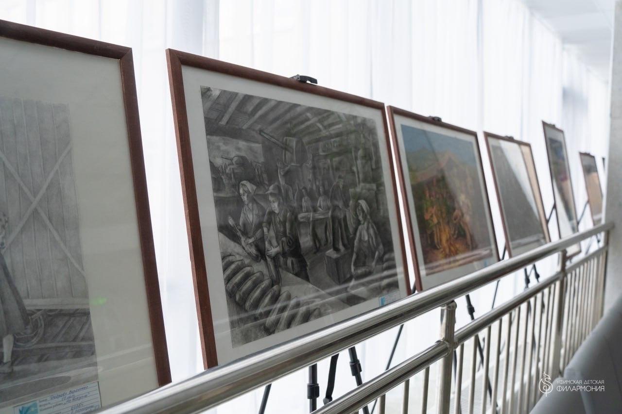 Выставка рисунков«Чтобы помнили»