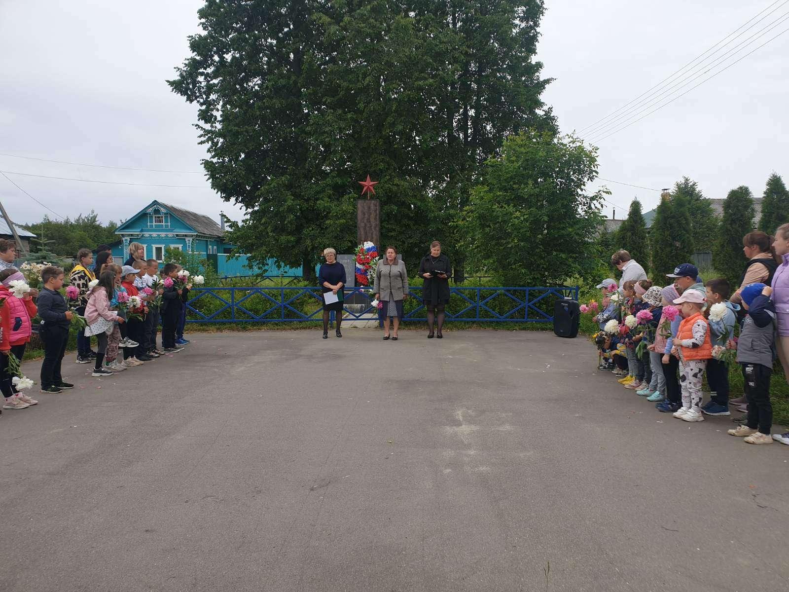 Митинг «Пусть свечи памяти горят»
